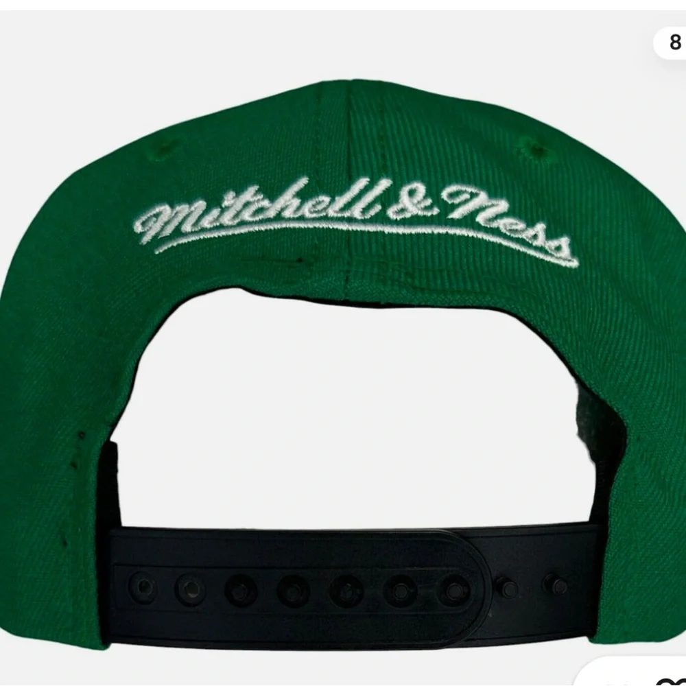 NWOT Mitchell Ness Milwaukee Bucks hat